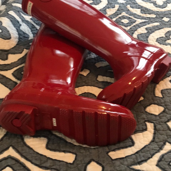 New Women’s Red Tall Glossy Rain Boots - Picture 2 of 4